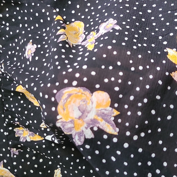 Floral Polka dot Peplum top - Picture 2 of 3